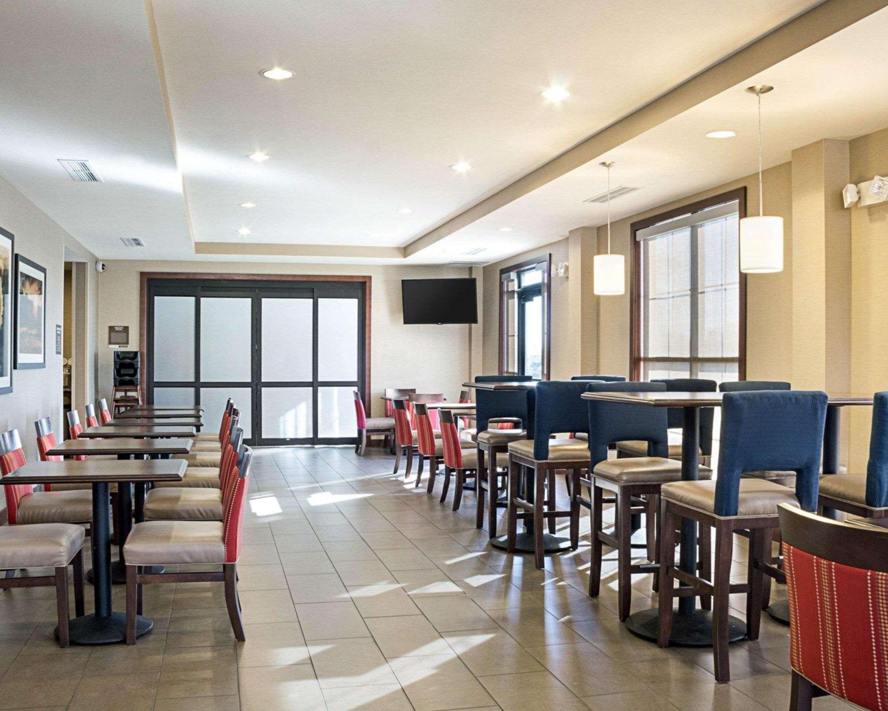 Comfort Suites Fargo Medical Center Εξωτερικό φωτογραφία