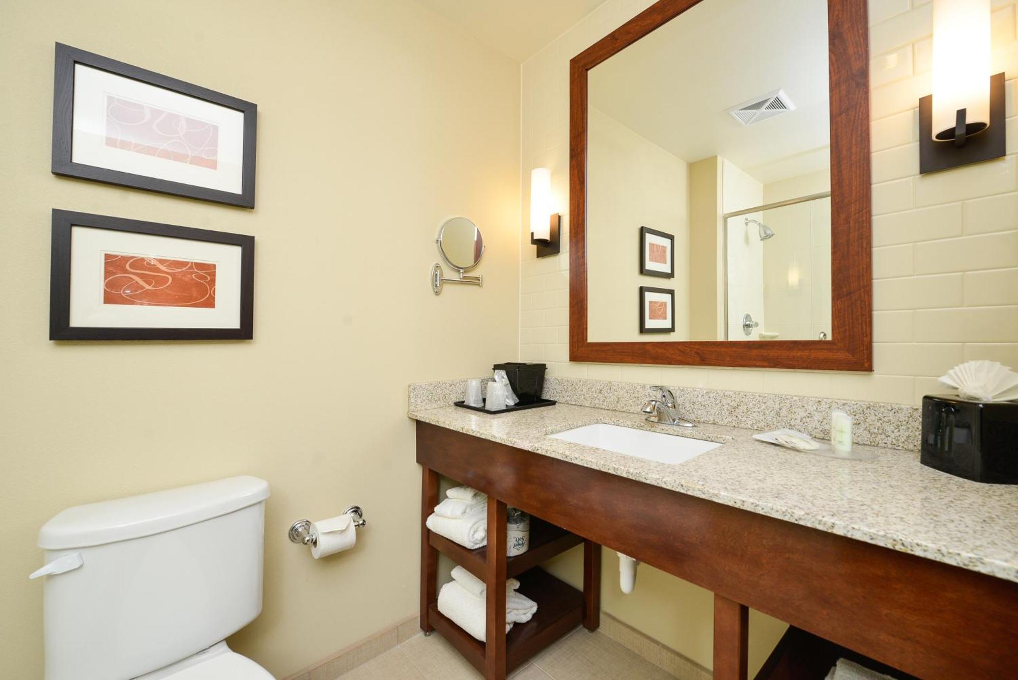 Comfort Suites Fargo Medical Center Δωμάτιο φωτογραφία